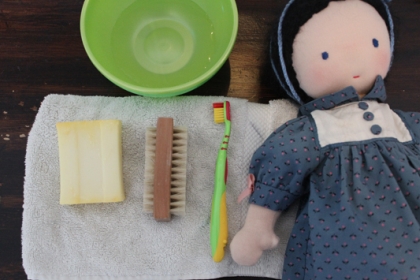 Pflegehinweise Stoffpuppe reinigen Waldorfpuppe How to clean a waldorf doll